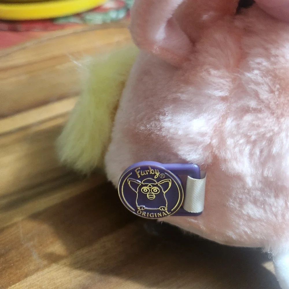I Work! Vintage 1999 Pink Furby Electronic Interactive Toy Tiger Electronics